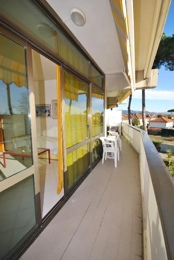 Residence Leopardi Marina di Pietrasanta 0*,